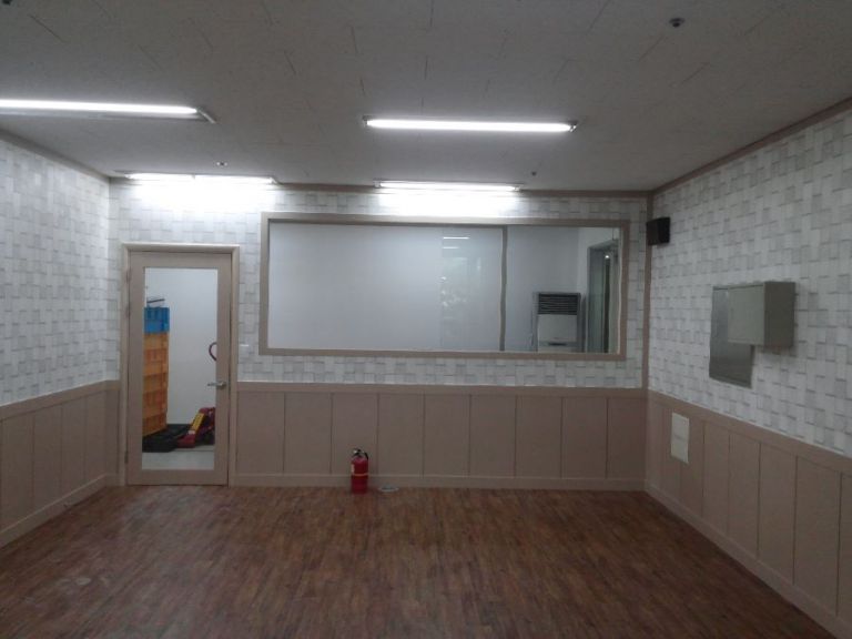 스터드칸막이