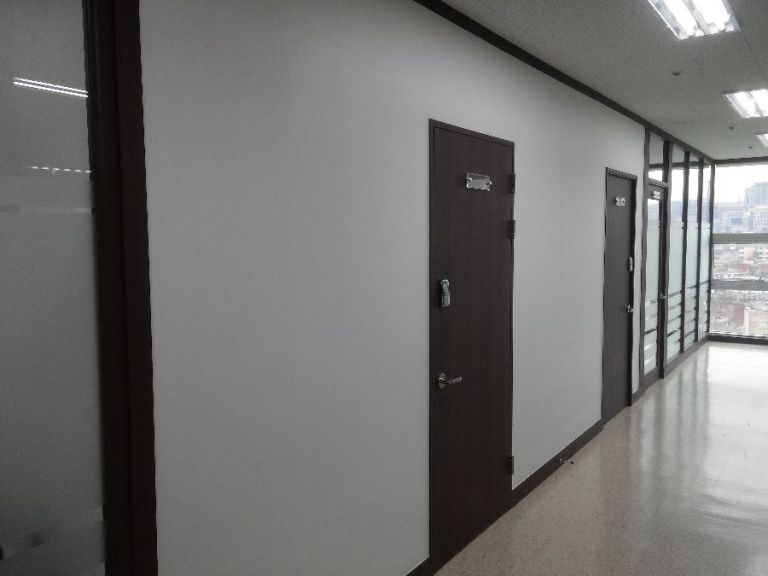 스터드칸막이
